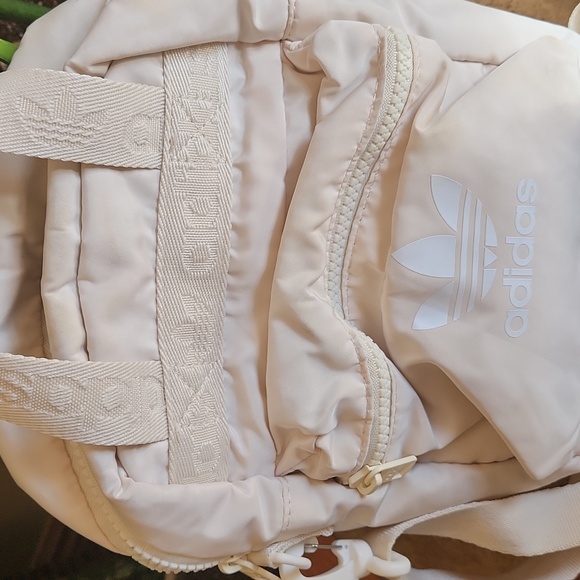 Adidas cream colored crossbody small bag - Picture 3 of 9